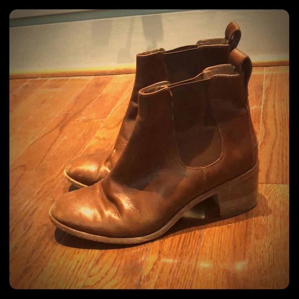 Madewell brown leather Chelsea boots, size 9